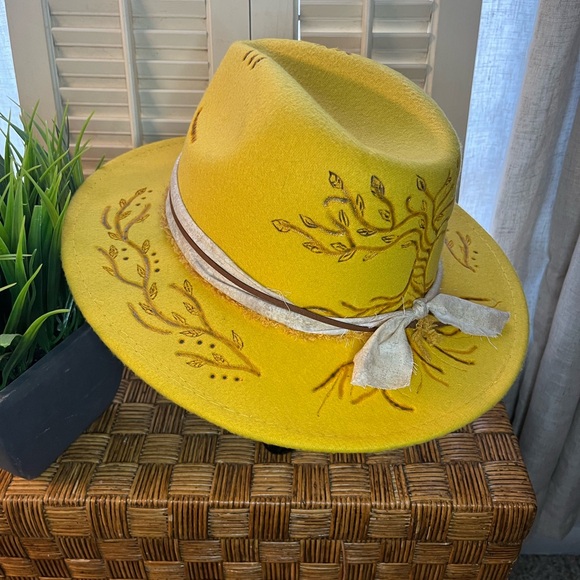 Hand burned tree of life vegan felt hat - Picture 5 of 7